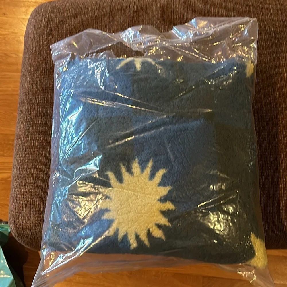 URBAN OUTFITTERS 18” Square Amped Fleece Overstuffed Throw Pillow